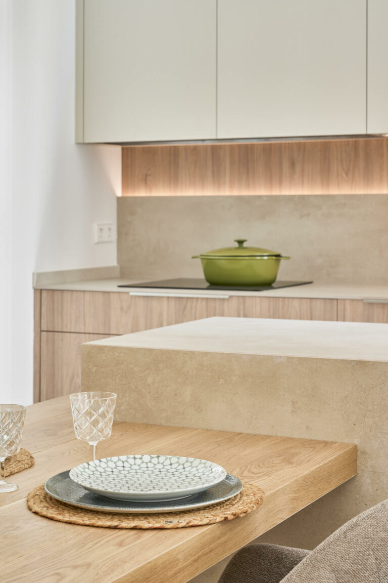 Cocina Con Pen Nsula Beige Y Madera Grupo Coeco